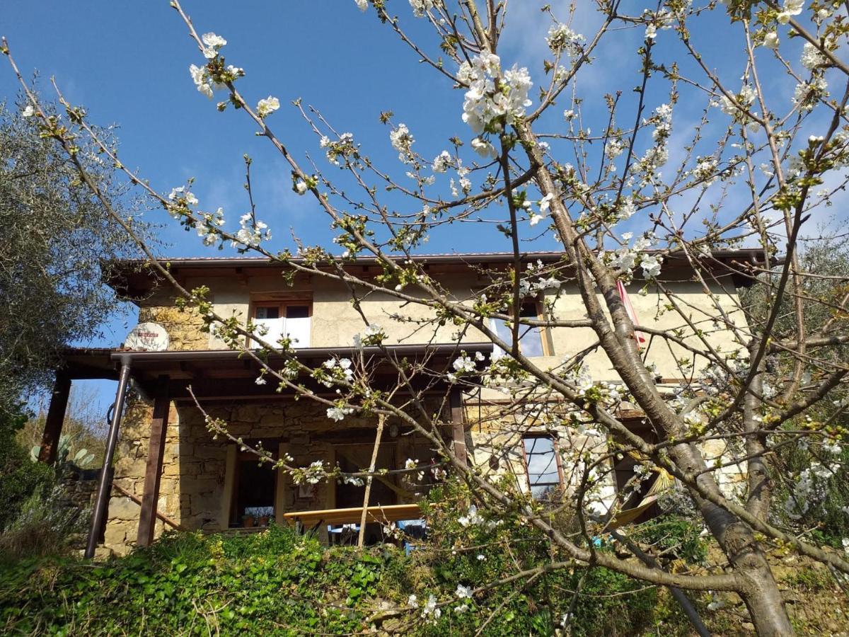 la casa di enea Villa Apricale Esterno foto